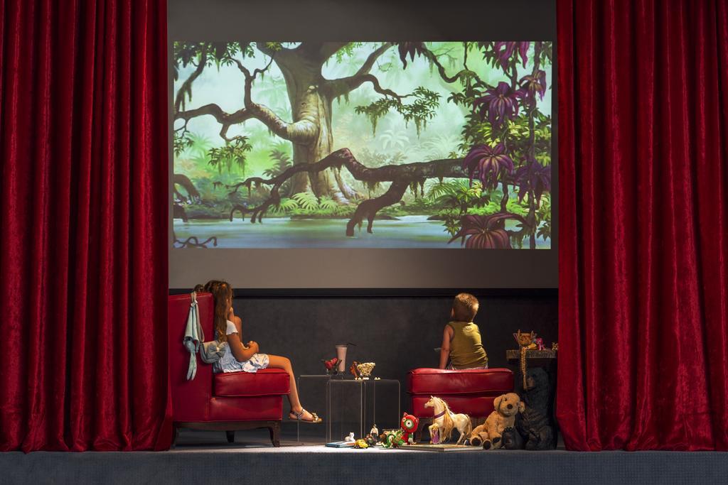 Tigmiza Boutique Hotel & Spa Ouled Jelal Exterior foto The 2008 version of the film, shown in the home theater of the 2008 Blu-Ray release
